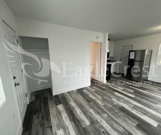 Building Photo - Roseville Lane Apartments
