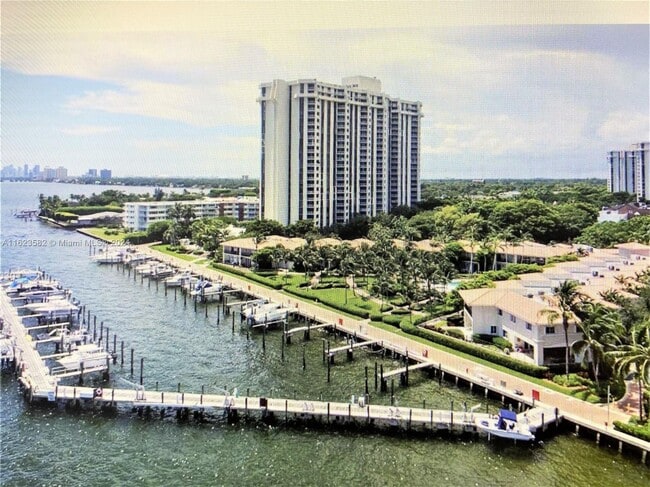 Building Photo - 4000 Towerside Terrace