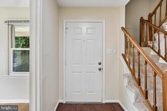 Building Photo - 7561 Heatherton Ln