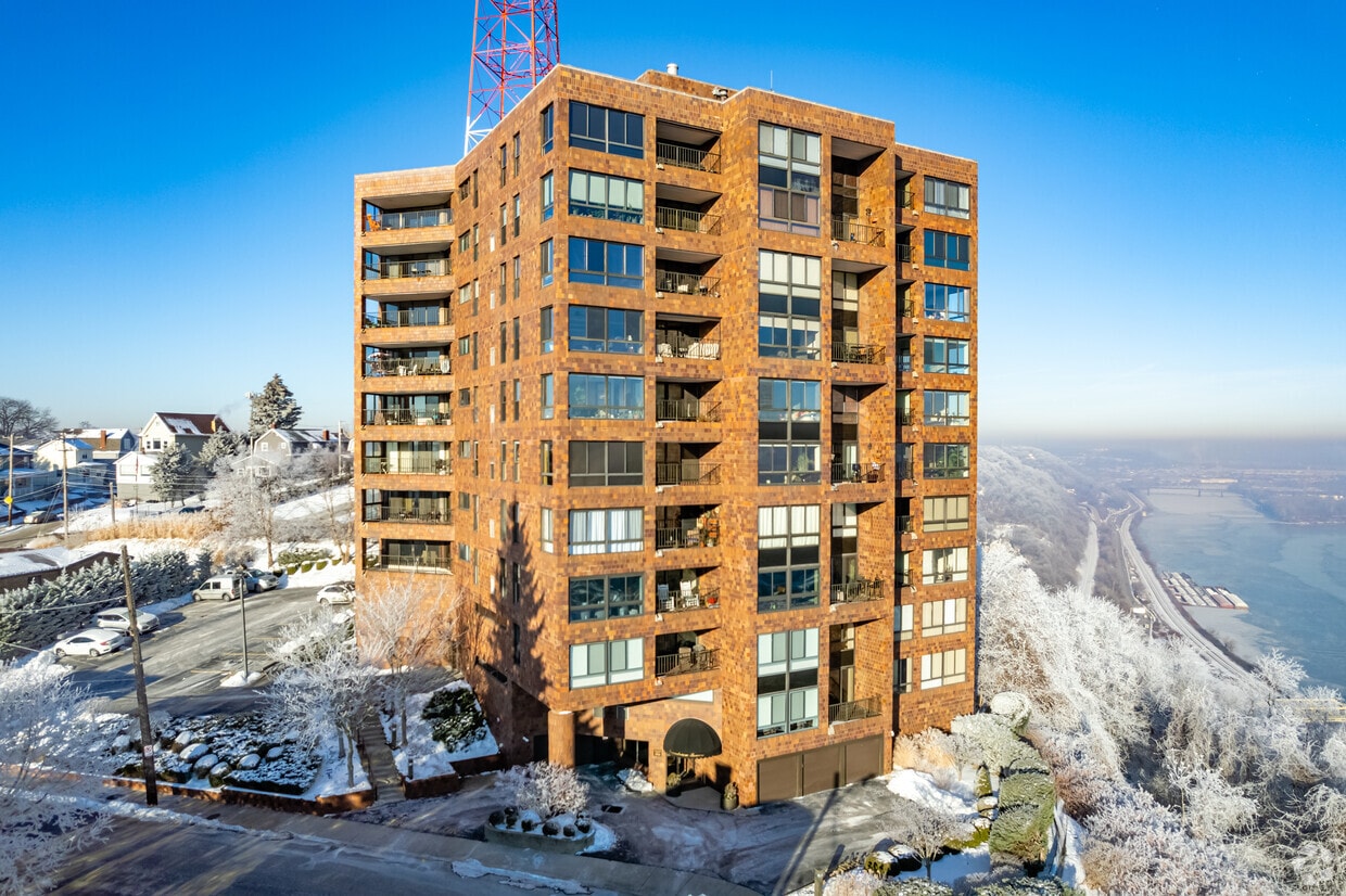 Grandview Towers Apartments in Pittsburgh, PA