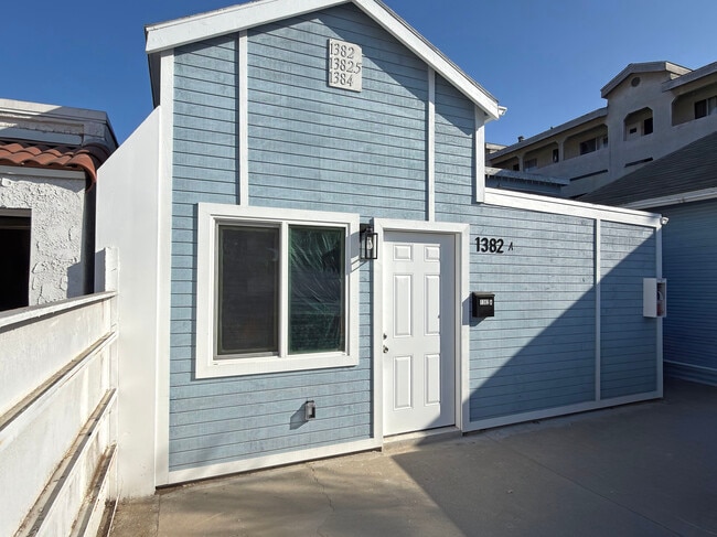 Building Photo - 1382 Molino Ave