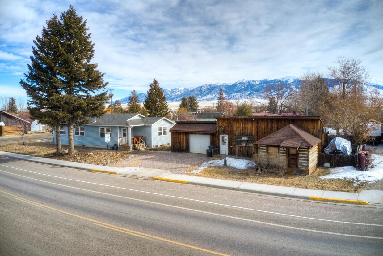 401 S Main St, Twin Bridges, MT 59754 House Rental in Twin Bridges