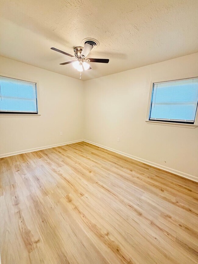 Foto del edificio - FOR RENT IN BENTON