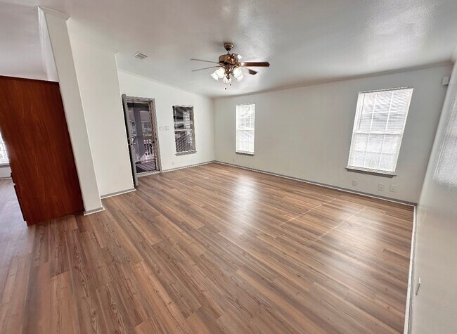 Foto del edificio - 9507 Klondike St