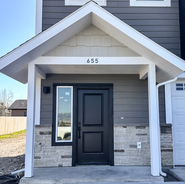 Building Photo - 655 Booshway St