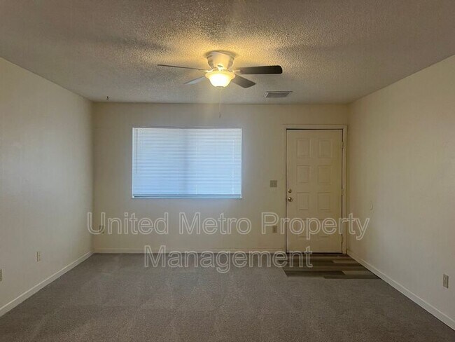 Building Photo - 3234 Bob Dr
