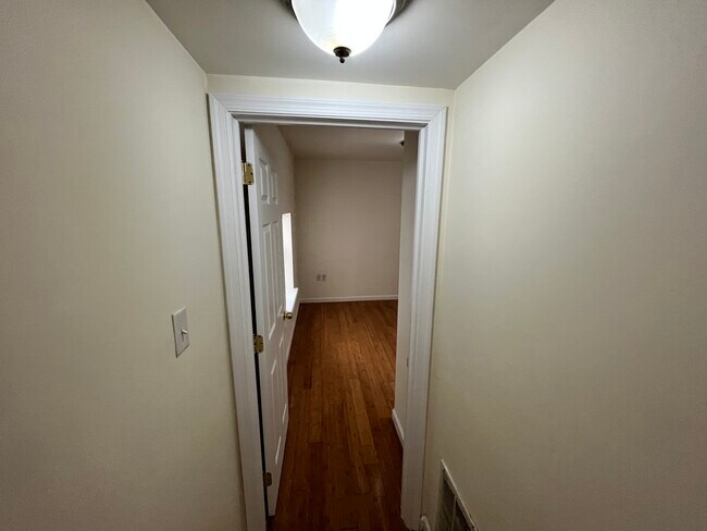 Foto del edificio - 1846 W Master St
