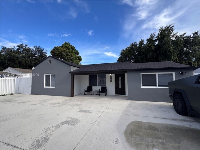 Building Photo - 2416 NW 88th St