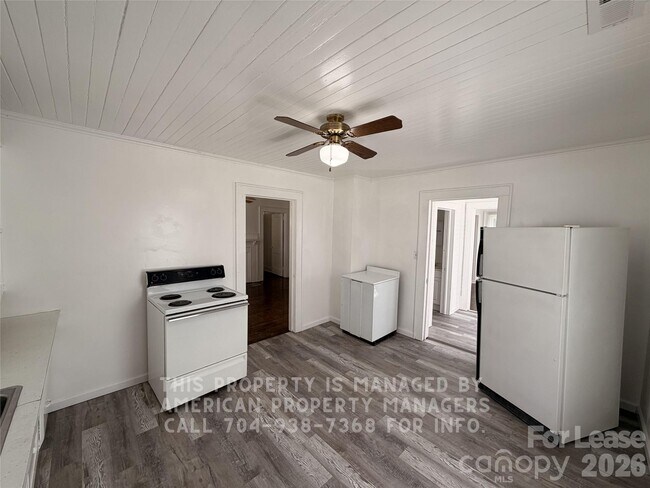 Foto del edificio - 1604 Carolina Ave