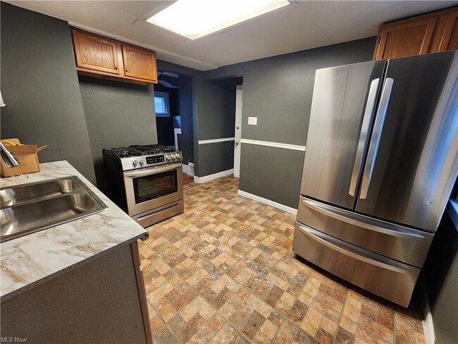 Foto del edificio - 3573 W 120th St