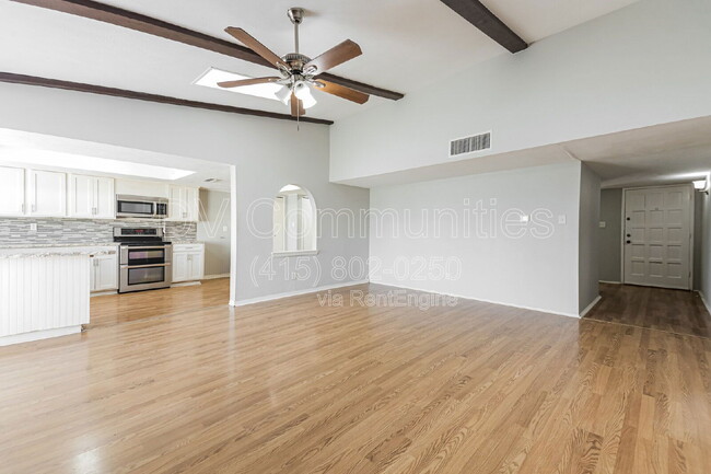 Photo - 409 Hardwood Trail House