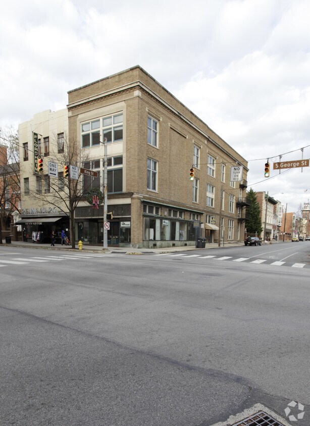 Primary Photo - 1 E King St E