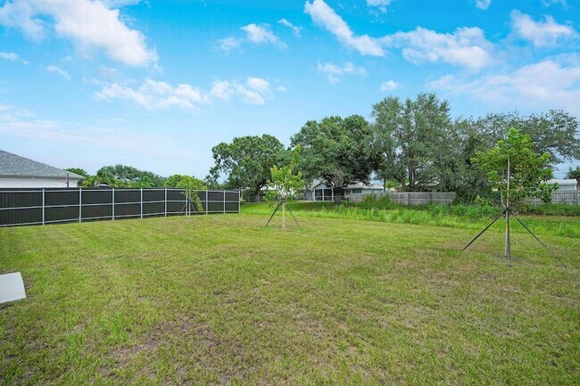 Foto del edificio - 3230 SE W Snow Rd