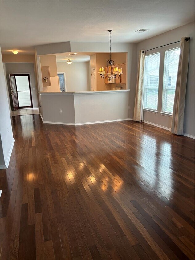Foto principal - 106 Bowie Cir