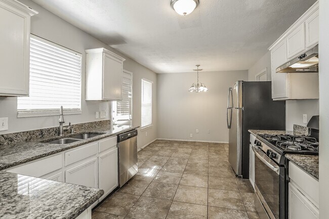 Foto del edificio - 19830 Bettencourt Ln