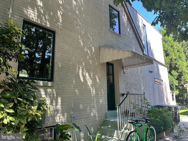 Foto del edificio - 5003 44th St NW