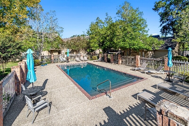 Foto principal - 11011Cal Mead Rd