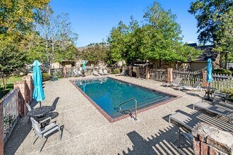 Building Photo - 11011Cal Mead Rd