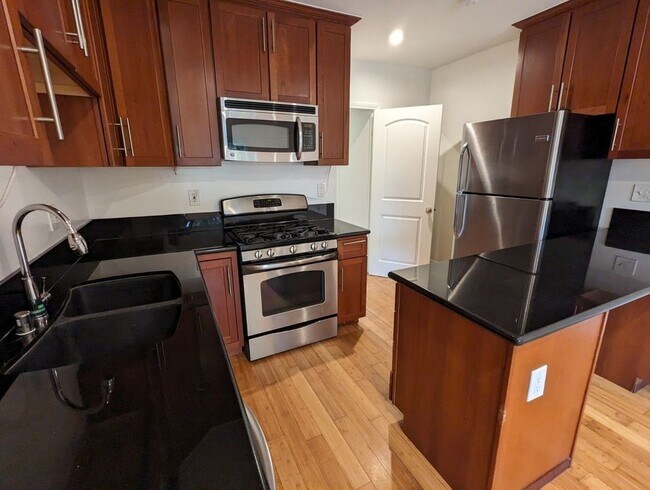 Foto del edificio - 1010 Wilton Pl