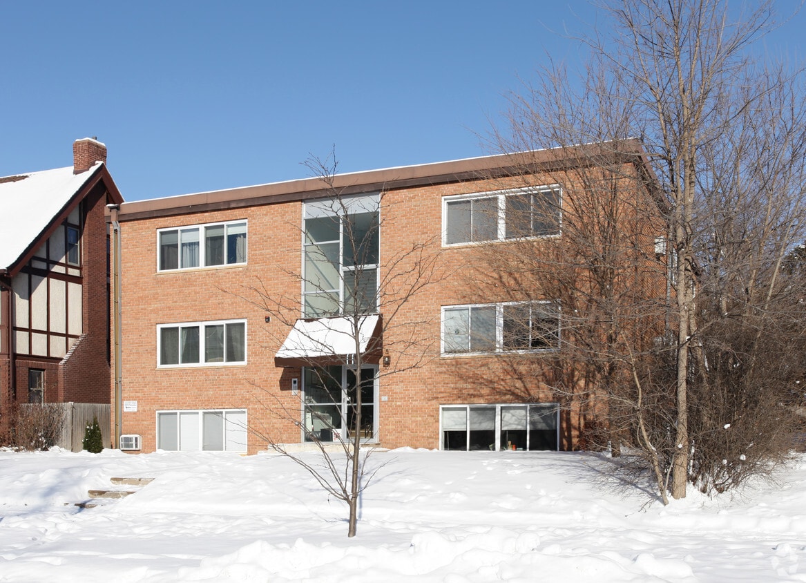 Front of Building - 515 5th St SE