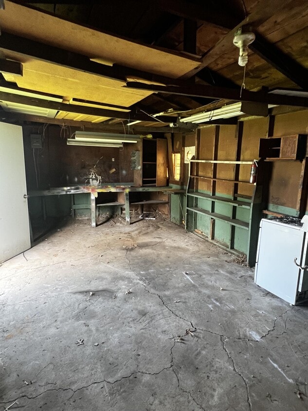 Building Photo - 329 Burd St