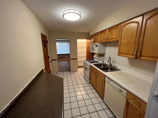 Building Photo - 1531 Bonnie Brae