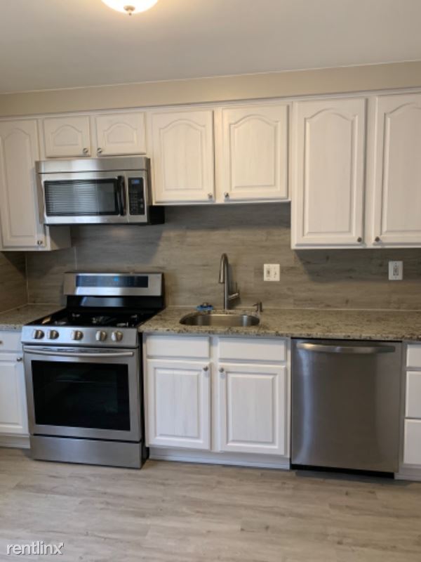 Building Photo - 3 br, 1.5 bath House - 21900 Outer Dr