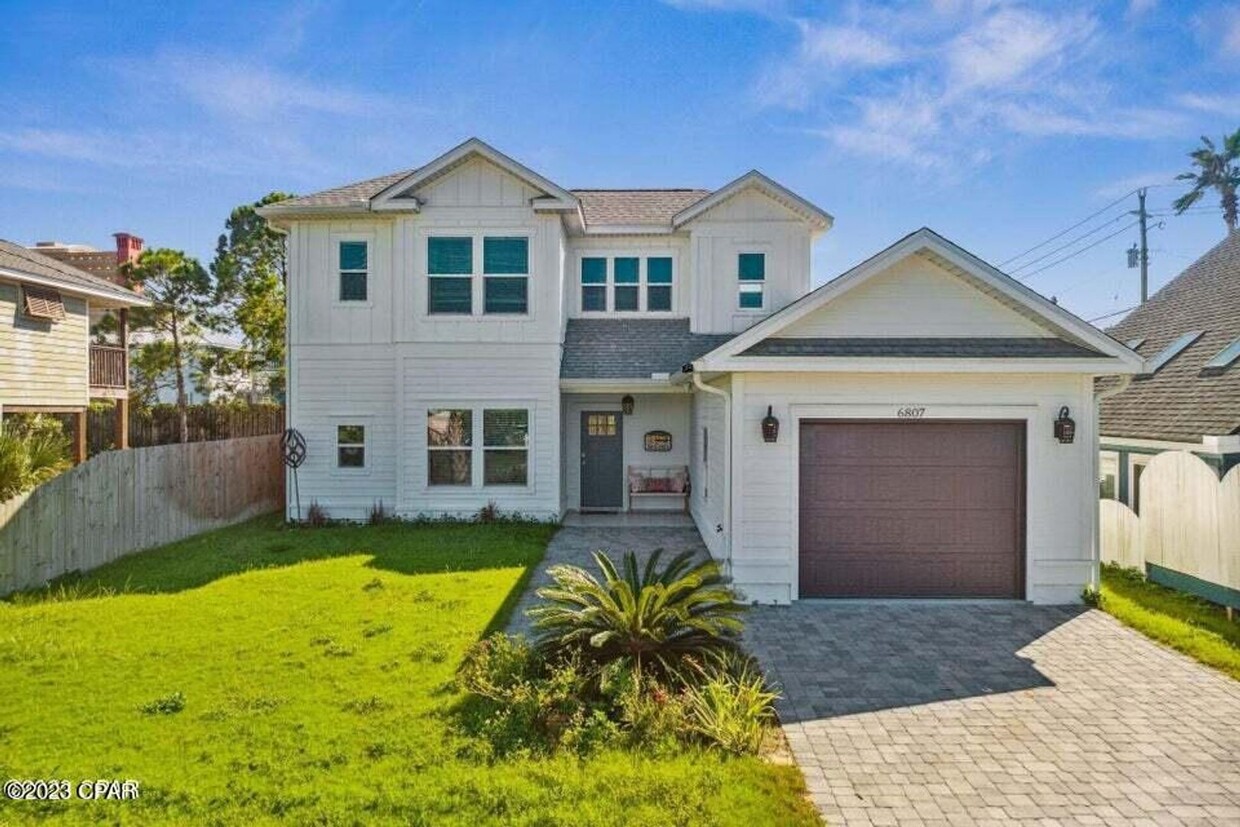 Primary Photo - Beautiful fully furnished beach home