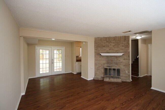 Foto del edificio - 209 Heartwood Dr