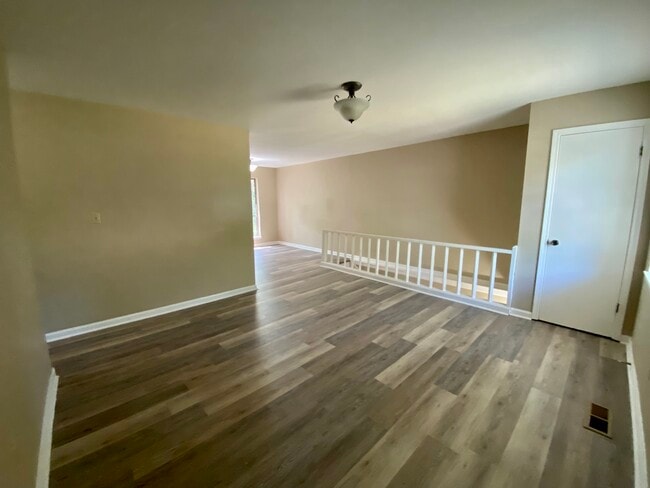 Sala de estar - 5167 Cornell Dr