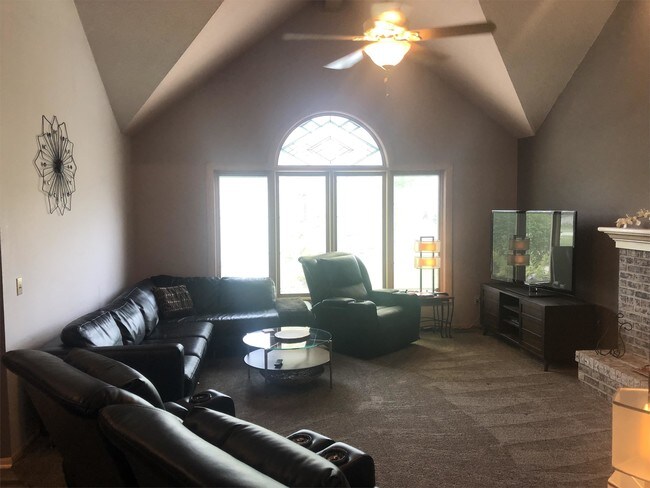 Building Photo - 5035 Honey Oak Run