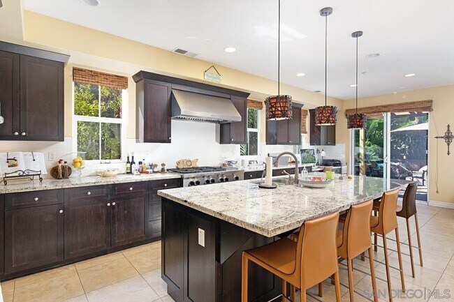 Building Photo - 1938 Sheridan Rd