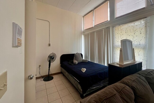 Foto del edificio - 460 Charles St