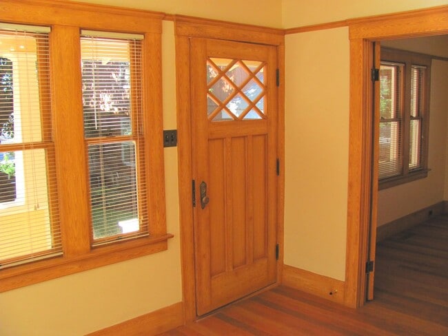 Building Photo - Vintage Arts & Crafts style, fully-remodel...