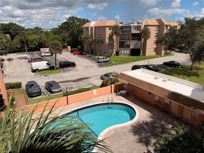 Foto del edificio - 3110 N Pine Island Rd