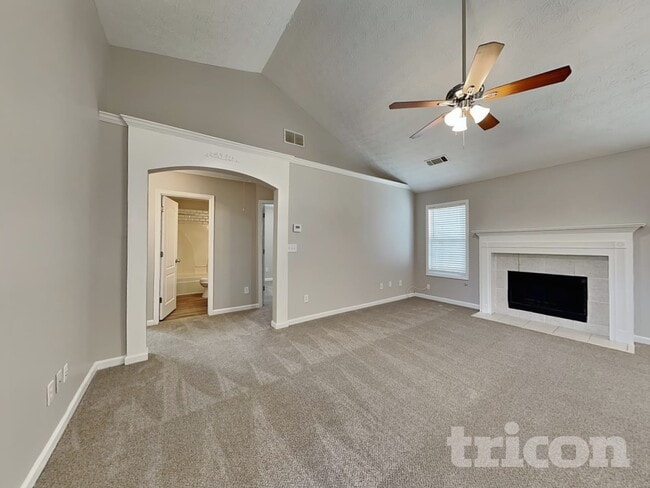 Building Photo - 20 Tabitha Ct