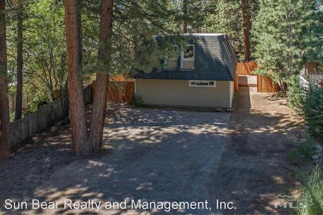 Building Photo - 4 br, 2 bath House - 933 Harold Dr.