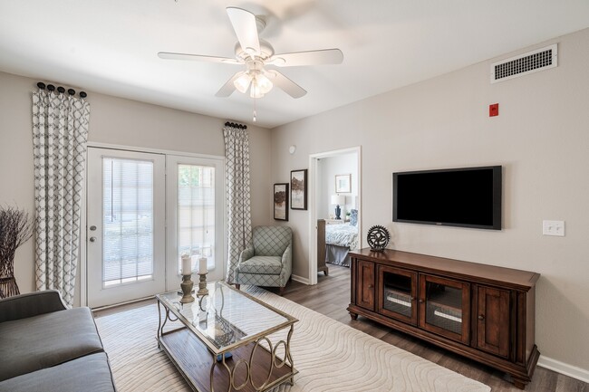 Spacious Living Room - Bridge Pointe Apartments