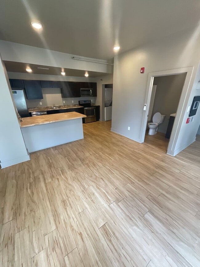 Foto del edificio - 425 N Walnut St