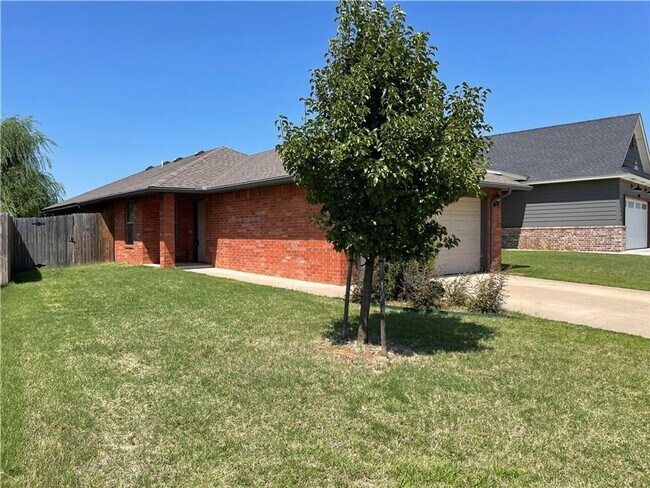 Foto del edificio - Lovely 3 Bedroom 2 Bath Home in Moore Schools