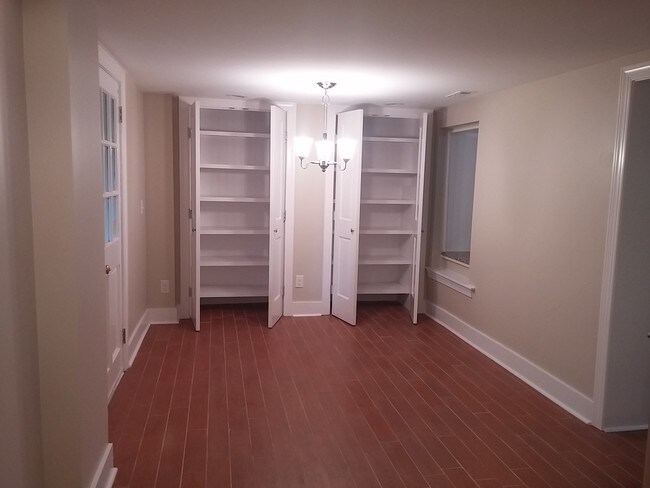 Kitchen - 113 W Jones St