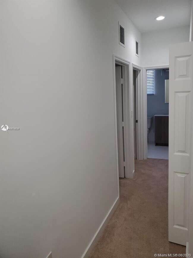 Building Photo - 1060  Crystal way 101 Delray Beach Fl 33181