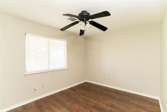 Building Photo - 16434 Concord Falls Ln