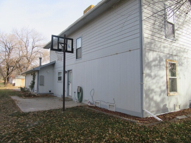 Building Photo - 743 24 3/4 Rd