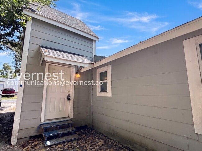 Building Photo - 4318 1st St