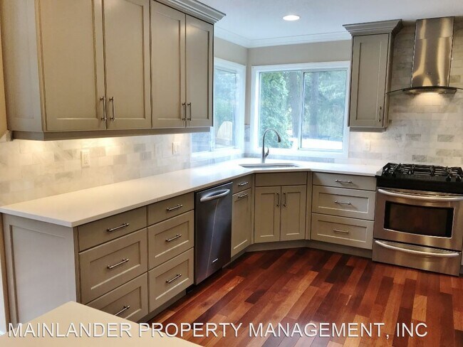 Building Photo - 4 br, 2.5 bath House - 6989 SW TIERRA DEL MAR