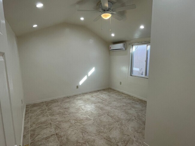 Building Photo - Edison - Sethi