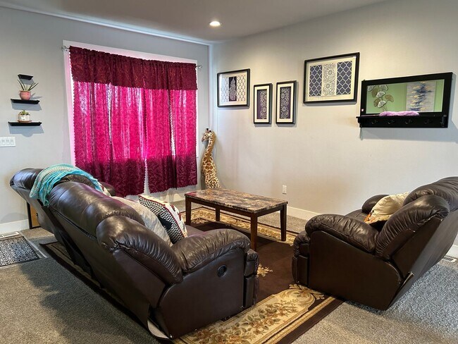 Foto del edificio - Enjoy space & countryside with this 3 bed ...