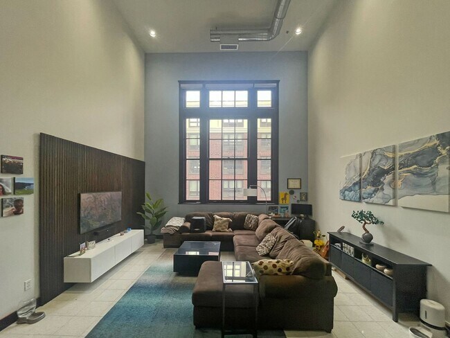 Foto del edificio - Spacious, Loft in Union Depot with Awesome...