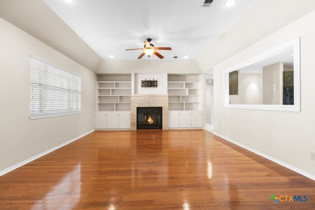 Building Photo - 203 US-87